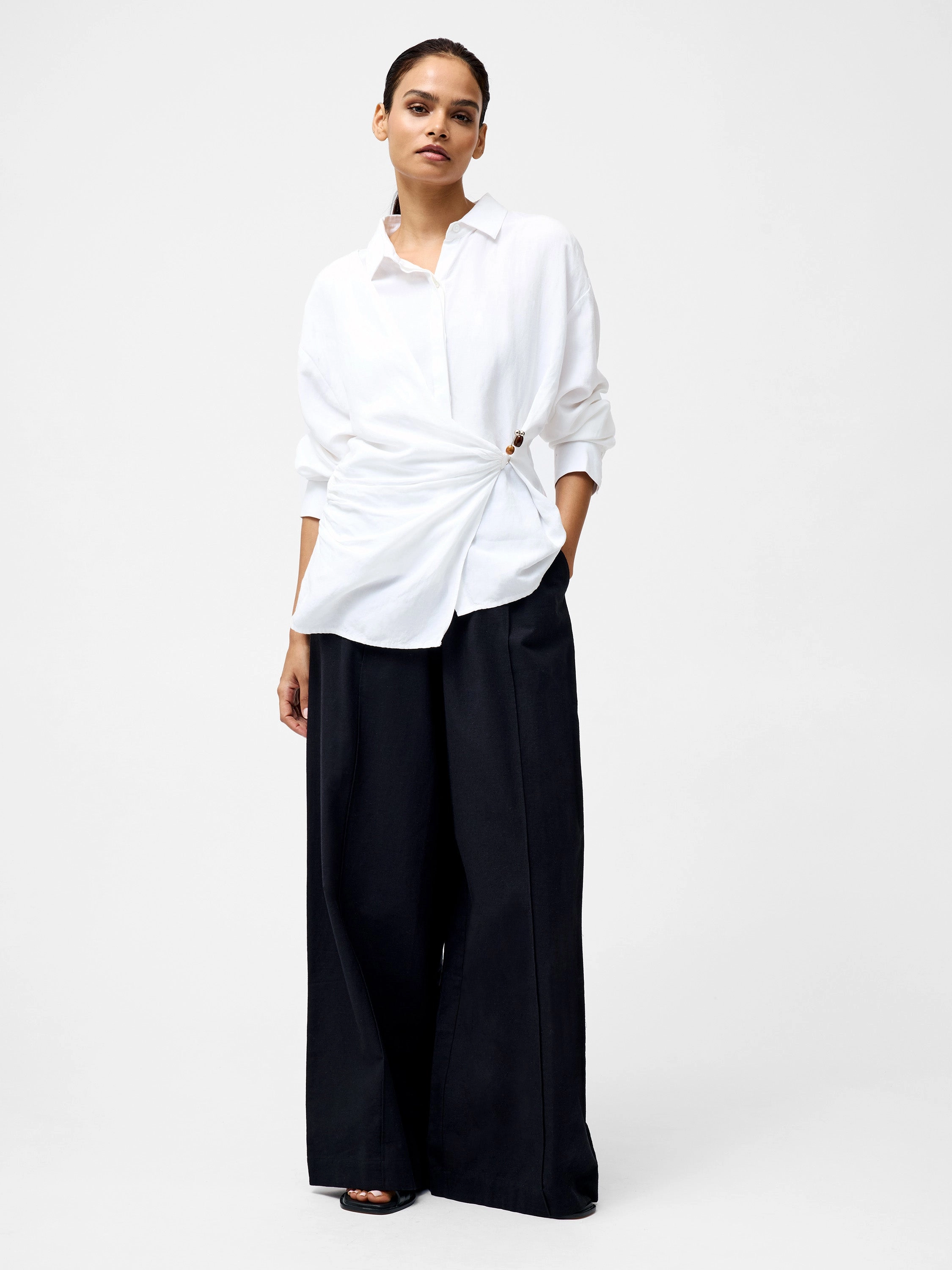 Auri Linen Clasp Shirt