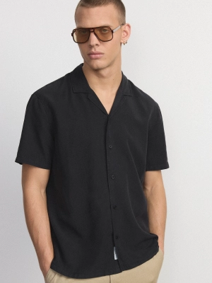 The Solid Camp Collar Shirt in Black