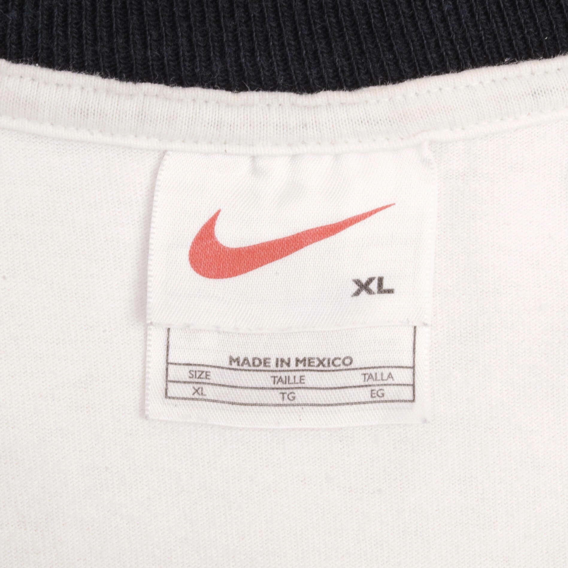VINTAGE NIKE CLASSIC NECK SWOOSH WHITE TEE SHIRT 1990S SIZE XL